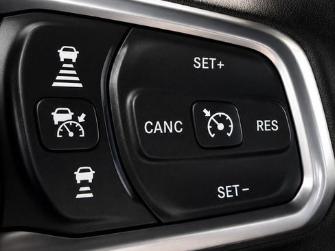 Used 2024 Jeep Wrangler Unlimited w/ Convenience Group AWD/4WD image 31