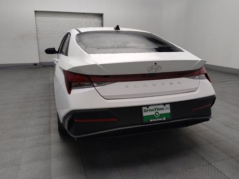 Used 2025 Hyundai Elantra SE FWD image 6
