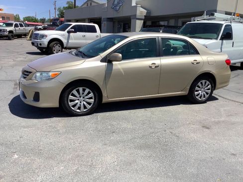 Used 2013 Toyota Corolla LE FWD image 18
