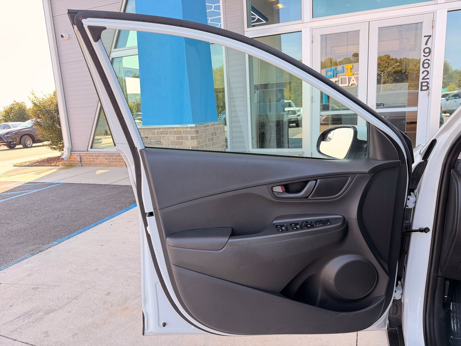 Used 2019 Hyundai Kona SE FWD image 13