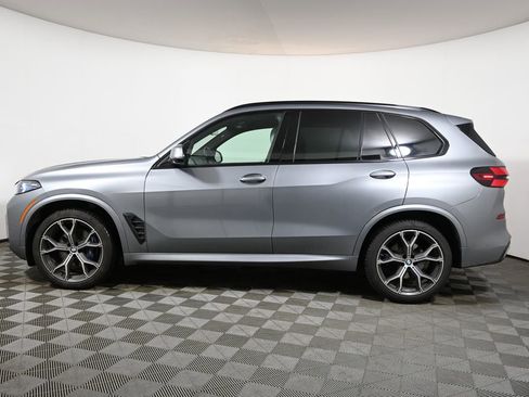Used 2024 BMW X5 xDrive40i w/ M Sport Package image 2
