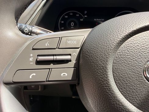 Used 2023 Hyundai Sonata SEL w/ Convenience Package FWD image 18