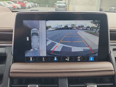 Used 2021 Chevrolet Suburban High Country w/ Premium Package image 16