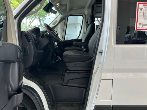 Used 2022 RAM ProMaster 2500 w/ Safety Group (A) FWD image 5