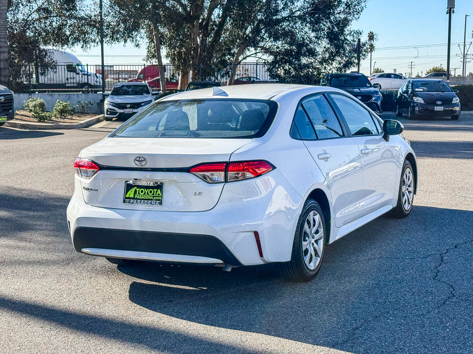 Used 2025 Toyota Corolla LE FWD image 6