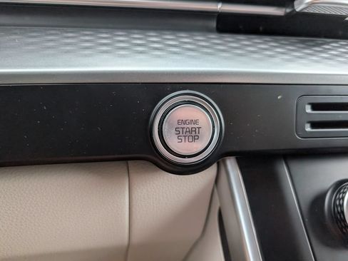 Used 2024 Kia Carnival LX FWD image 20
