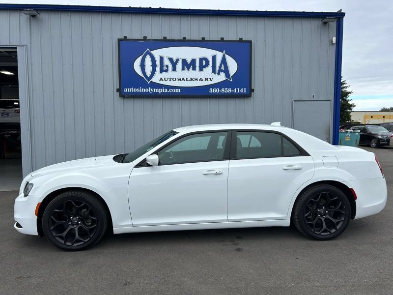 Used 2019 Chrysler 300 S RWD image 1