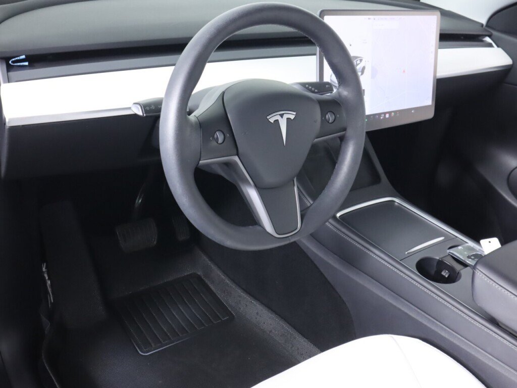 Used 2021 Tesla Model Y Long Range AWD/4WD image 9