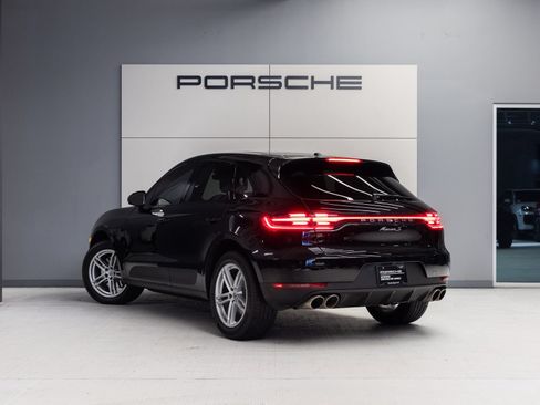 Certified 2021 Porsche Macan S AWD/4WD image 3