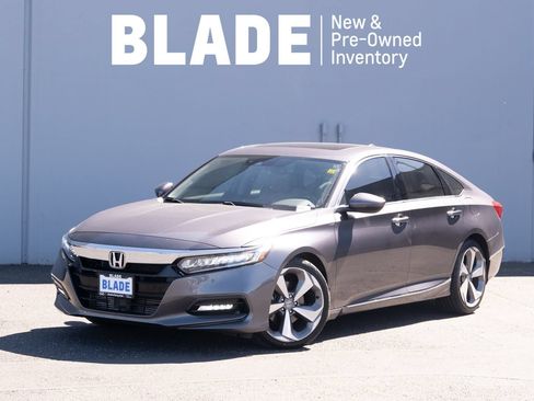 Used 2018 Honda Accord Touring image 1