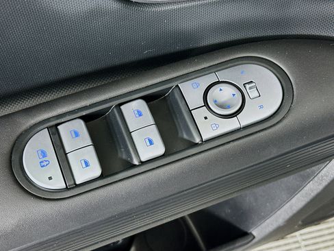 Used 2024 Hyundai Ioniq 5 SE RWD image 15