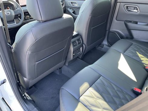 New 2026 Nissan Rogue Platinum w/ Platinum Premium Package AWD/4WD image 19