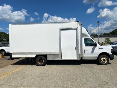 Used 2017 Ford E-450 and Econoline 450 Super Duty image 9