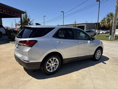 Used 2022 Chevrolet Equinox LS w/ LS Convenience Package image 8