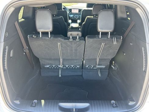 Used 2024 Chrysler Pacifica Limited w/ S Appearance Package image 29