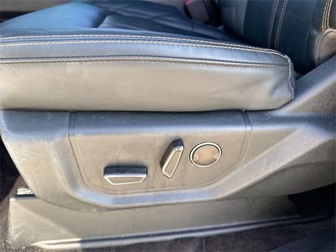 Used 2022 Ford Expedition Platinum image 18