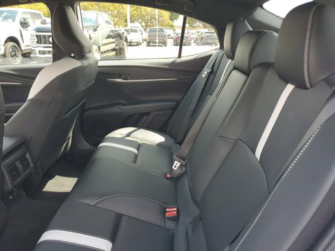 Used 2025 Toyota Camry SE image 12