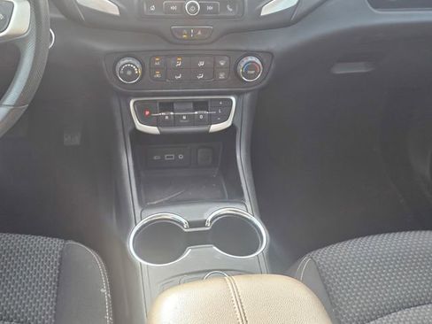Used 2023 GMC Terrain SLE FWD image 18