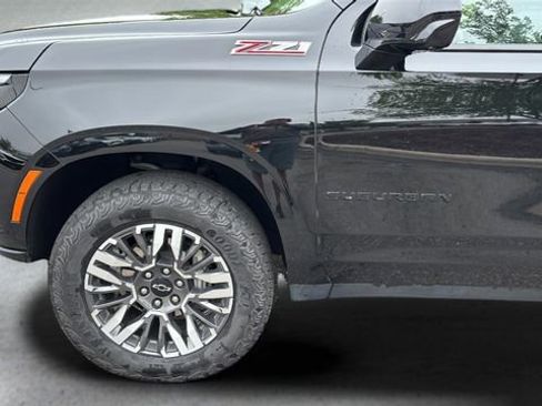 Used 2025 Chevrolet Suburban Z71 AWD/4WD image 31