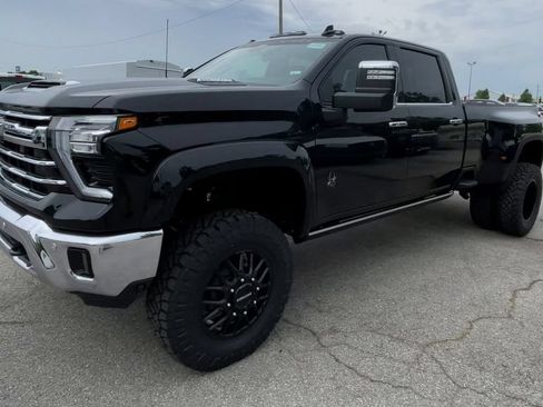 New 2026 Chevrolet Silverado 3500 LTZ w/ LTZ Plus Package AWD/4WD image 6