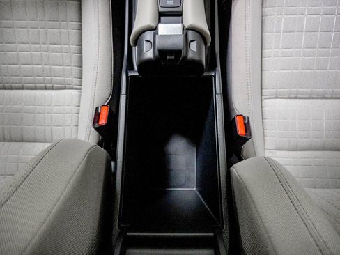 Certified 2024 Honda HR-V LX image 27