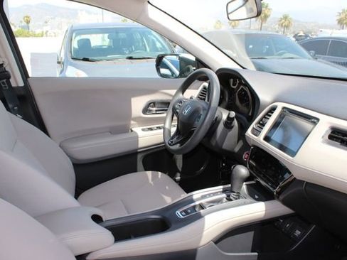 Used 2018 Honda HR-V EX image 5