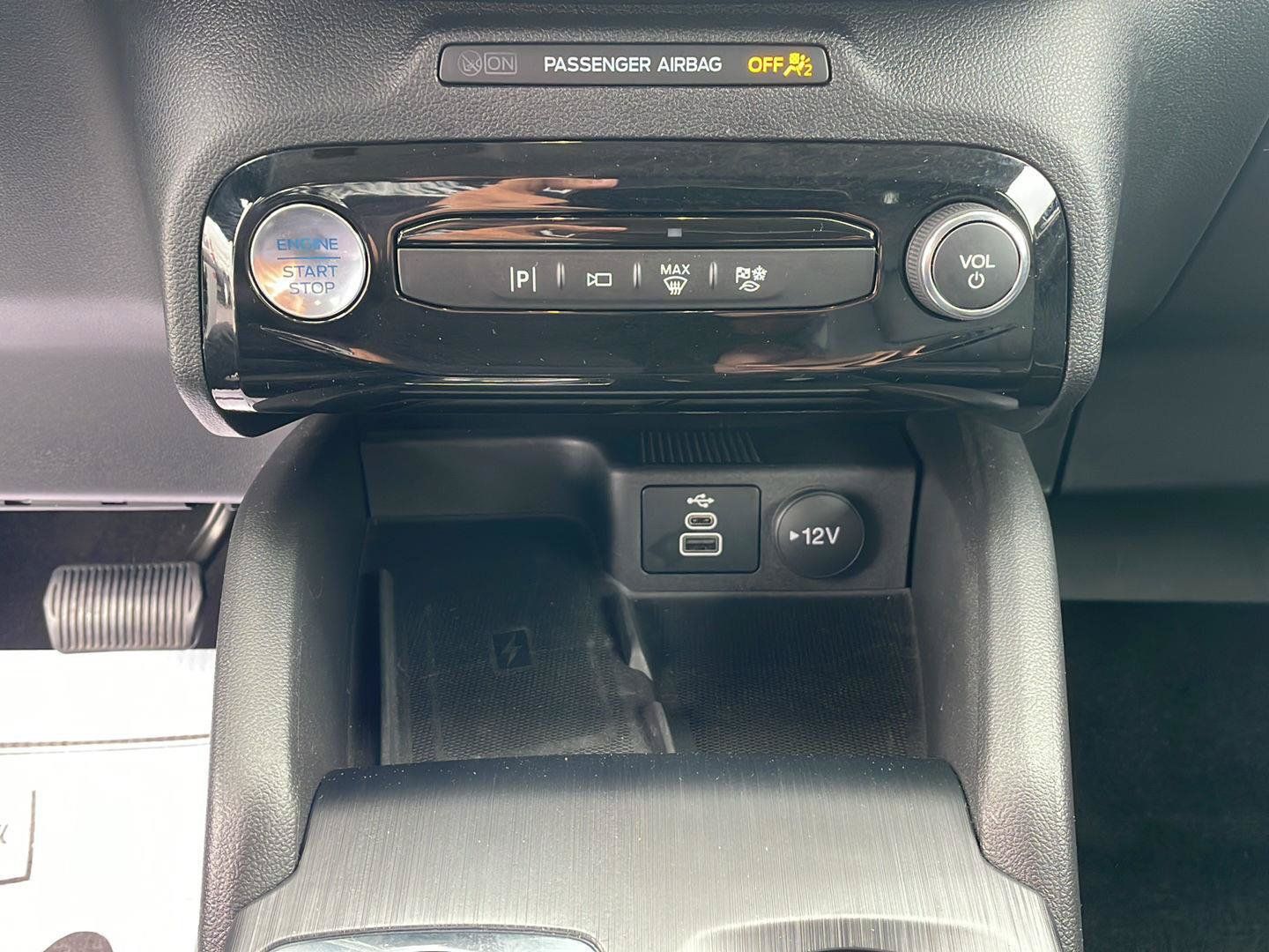 Used 2025 Ford Escape SE w/ PHEV Premium Package FWD image 22