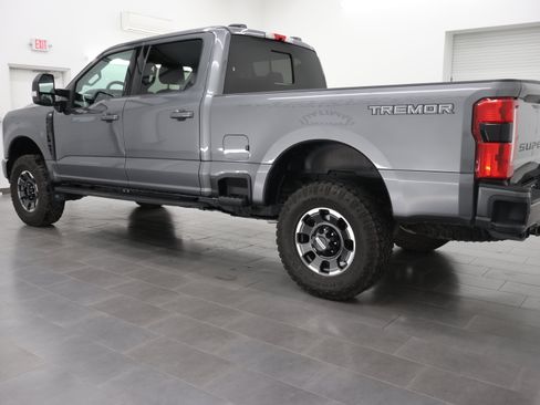 Used 2023 Ford F250 XLT w/ Black Appearance Package AWD/4WD image 6