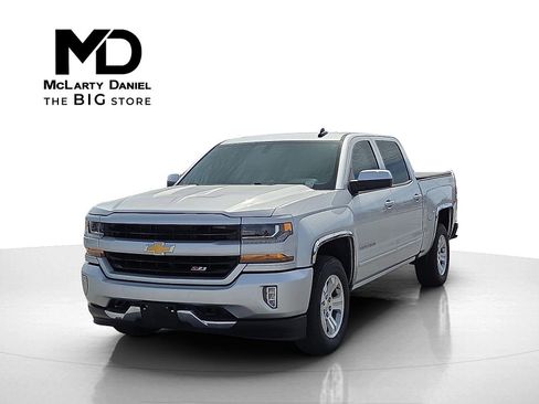 Used 2018 Chevrolet Silverado 1500 LT w/ All Star Edition image 2