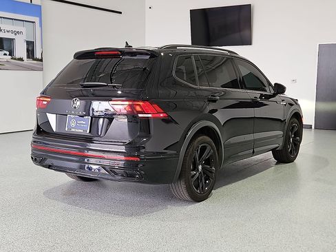 Certified 2024 Volkswagen Tiguan SE R-Line w/ MDO Package, Three-Row FWD image 8