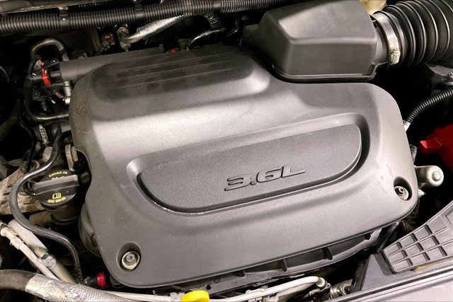 Used 2019 Chrysler Pacifica Touring-L Plus FWD image 32