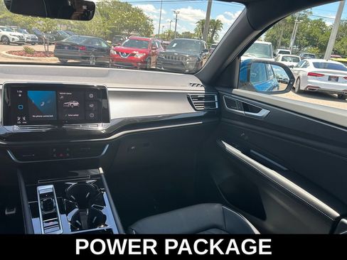 Used 2026 Volkswagen Atlas Cross Sport SEL Premium R-Line AWD/4WD image 11