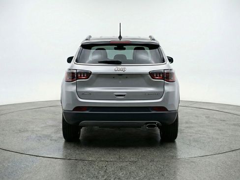 Used 2025 Jeep Compass Limited AWD/4WD image 7