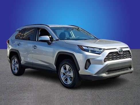 Used 2025 Toyota RAV4 XLE image 3