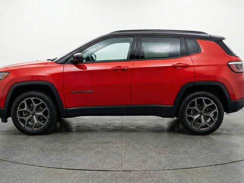 Used 2025 Jeep Compass Limited AWD/4WD image 5