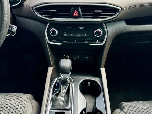 Used 2019 Hyundai Santa Fe SE image 11