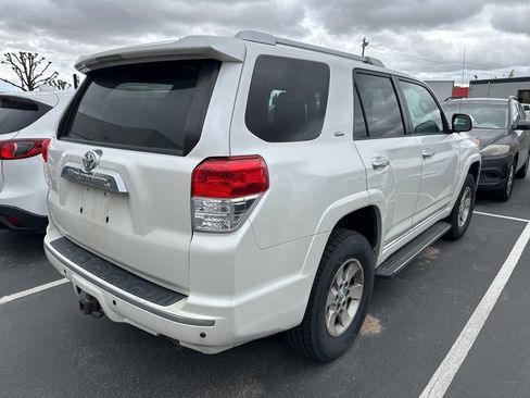 Used 2011 Toyota 4Runner SR5 w/ Premium Pkg w/Leather RWD image 5