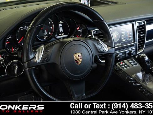 Used 2016 Porsche Panamera 4 Edition image 19