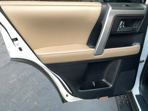 Used 2019 Toyota 4Runner SR5 Premium RWD image 11