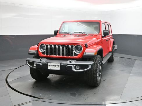 New 2025 Jeep Wrangler Sahara image 30