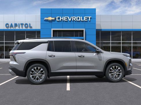 New 2026 Chevrolet Traverse LT w/ Sun and Wheel Package FWD image 5
