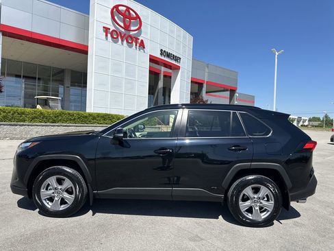 Certified 2025 Toyota RAV4 XLE w/ Convenience Package AWD/4WD image 4