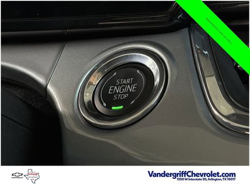 Used 2025 Chevrolet Trax LT w/ LT Convenience Package FWD image 22