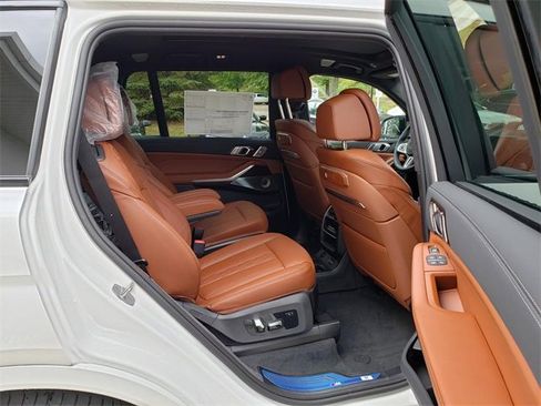 New 2026 BMW X7 M60i image 15