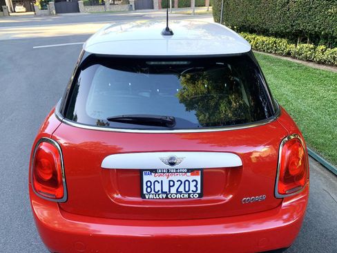 Used 2015 MINI Cooper 4-Door Hardtop image 7