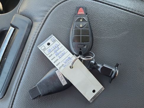 Used 2018 RAM 2500 Tradesman w/ Chrome Appearance Group image 33