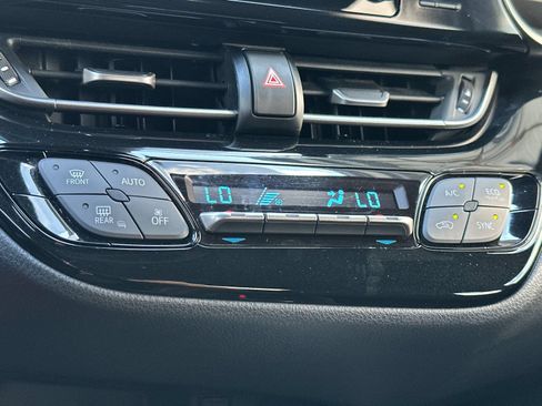Used 2019 Toyota C-HR LE FWD image 21
