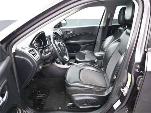 Used 2017 Jeep Compass Latitude w/ Safe & Security Group AWD/4WD image 11