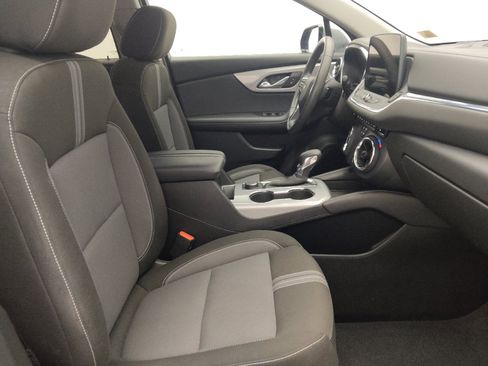 Used 2025 Chevrolet Blazer LT FWD image 21