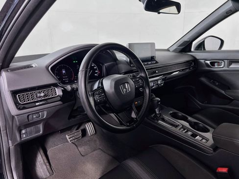 Used 2023 Honda Civic Sport image 9